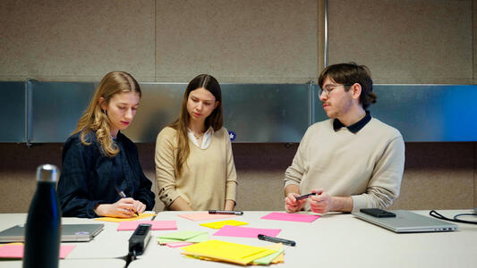 trainee tauschen sich aus